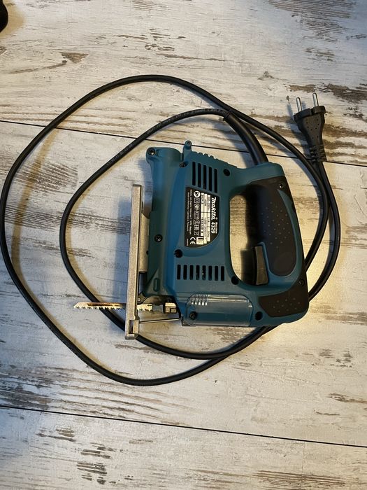 Wyrzynarka Makita 4329