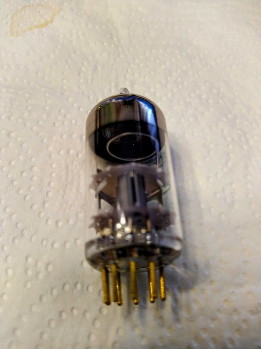 Válvula EC 8010  Miniwatt .