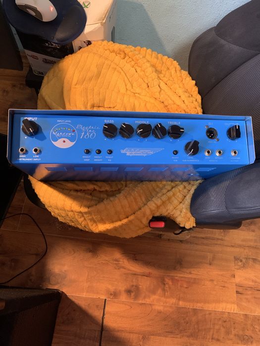 Ashdown EB 15-180 wzmacniacz basowy head combo
