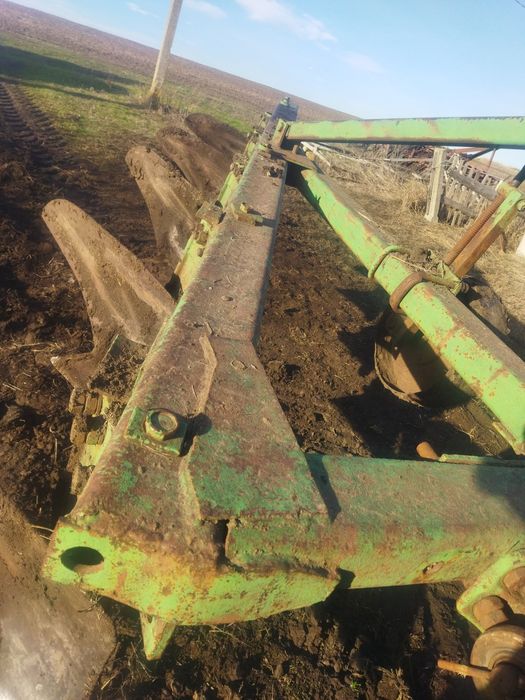 Продам плуг плн 5-35