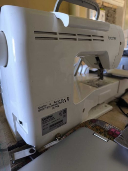 Вишивальна машинка Brother Innovis 750e Вишивальна машина NV 750