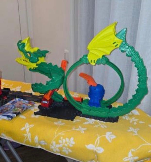 Pista Hot Wheels City Dragon Drive Firefight