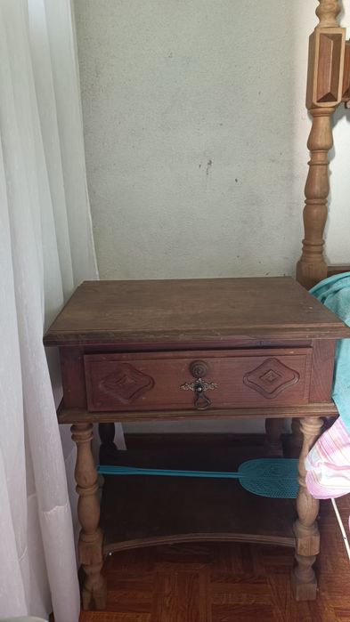 Móvel antigo - conjunto quarto cama armário