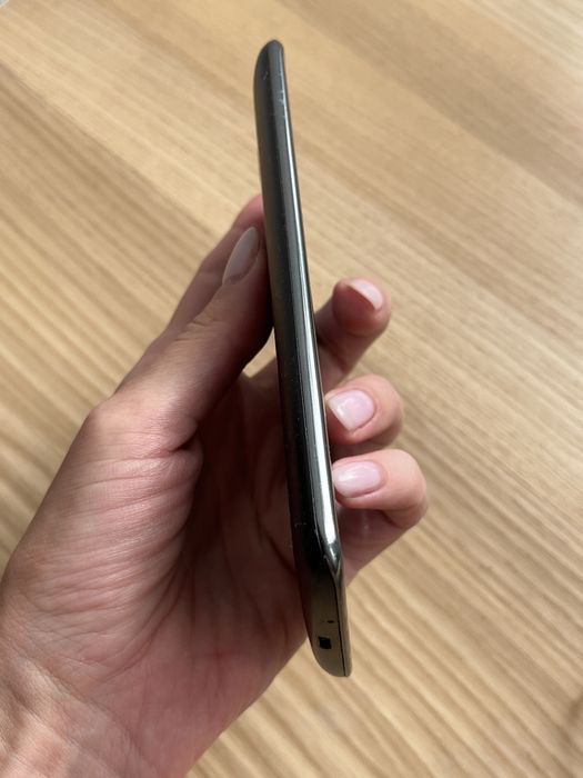 Телефон мобільний LG