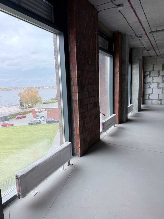 Продаж спеціального приміщення на вул. Січеславська Набережна 53А,