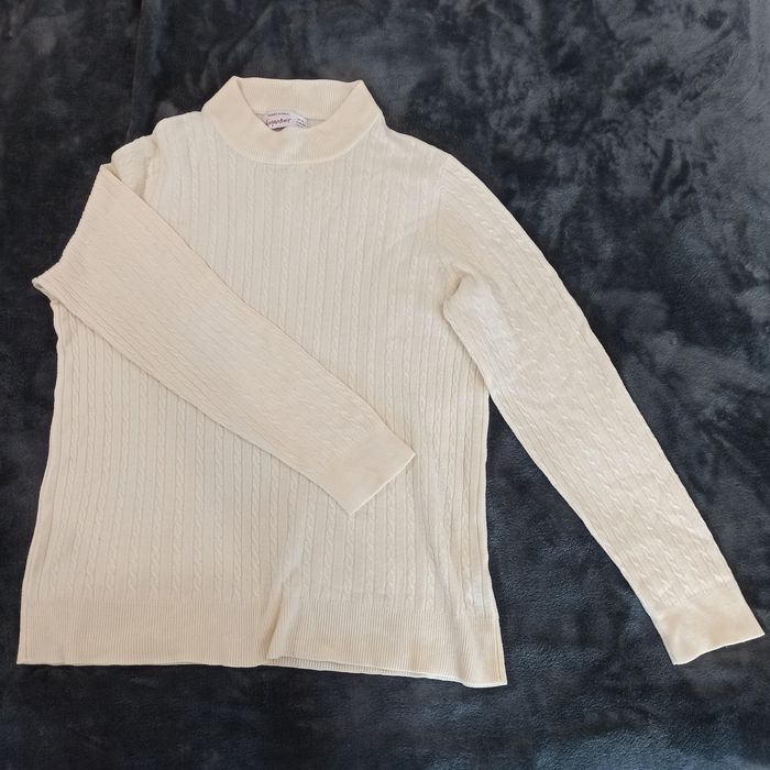 damski sweter w warkocze