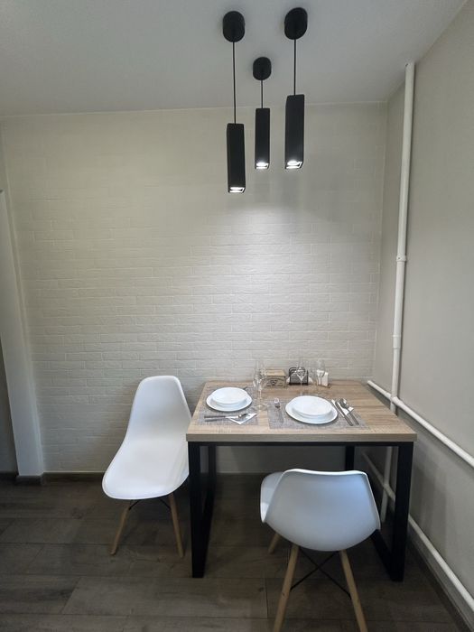 1 кім. в центрі, з технікою та посудом, від власника.