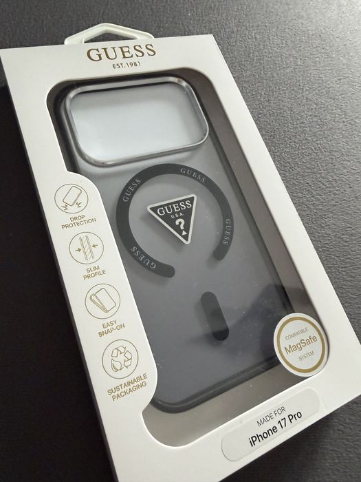Etui na iphone 17 pro Guess