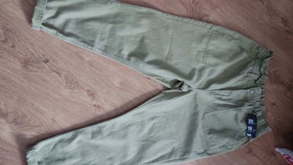 Nowe, oliwkowe spodnie rozm. 44