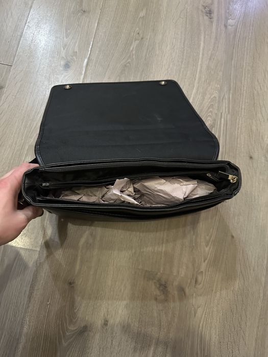 Нова шкіряна сумка  на плече