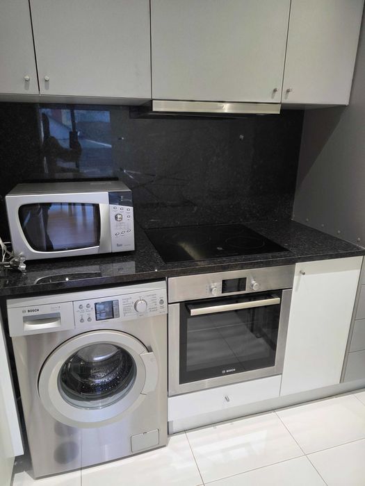 Arrendamento Apartamento em rua do Tenente Valadim - Ao lado Metro de Francos