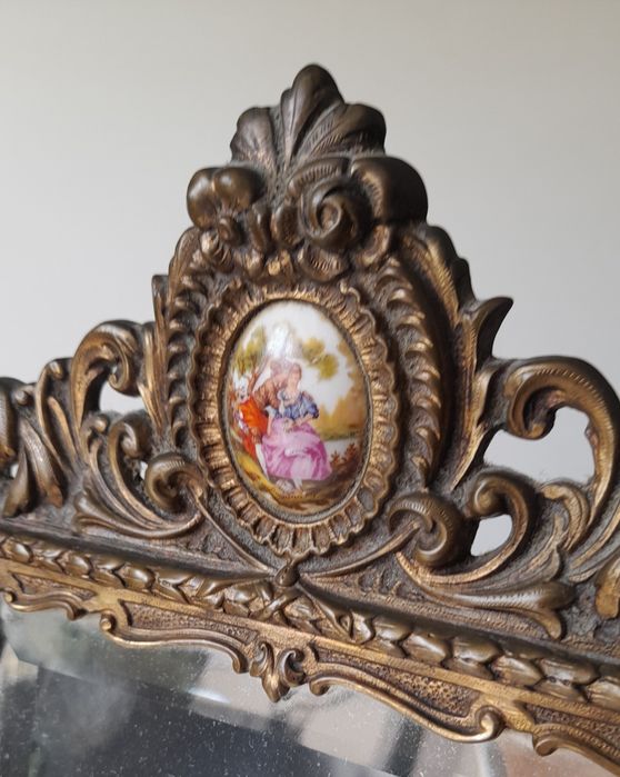 Espelho Antigo com Medalhão Pintado à Mão