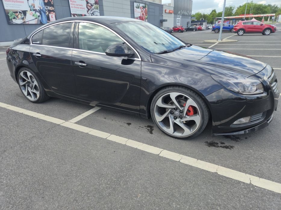 Opel insignia  2 ,0 220 km