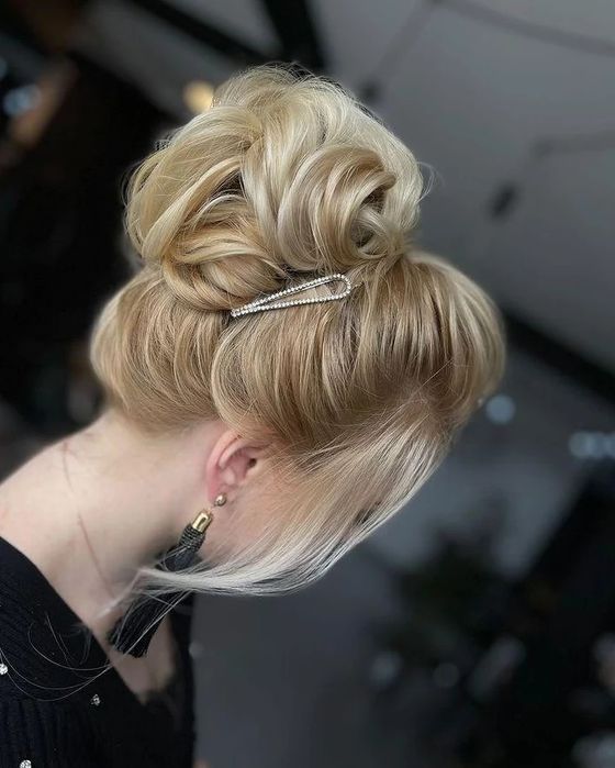 Зачіски, плетіння, укладки. Стиліст по зачіскам. Троєщина