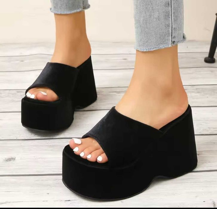 Sandálias de plataforma