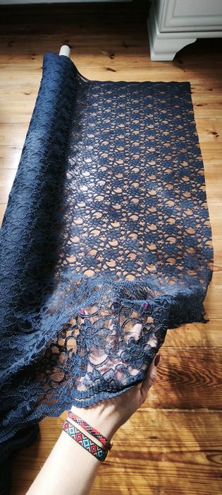 Tkaniny materiały odzieżowe dzianiny krawiectwo