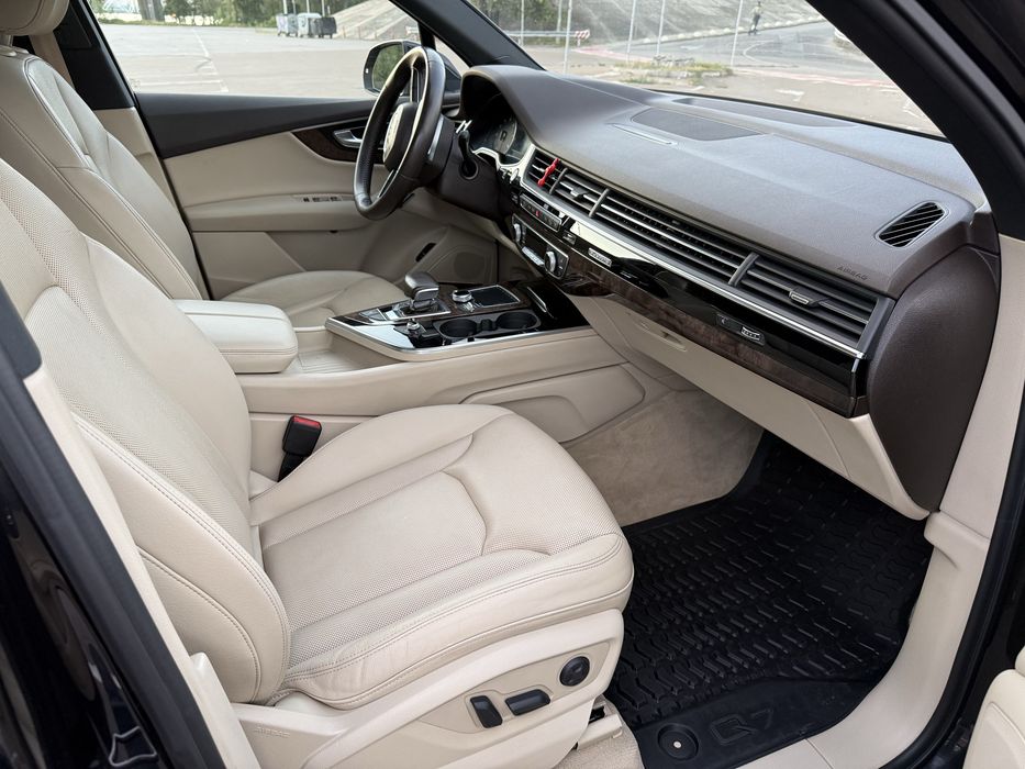Ауді Q7 premium+, 2018 року