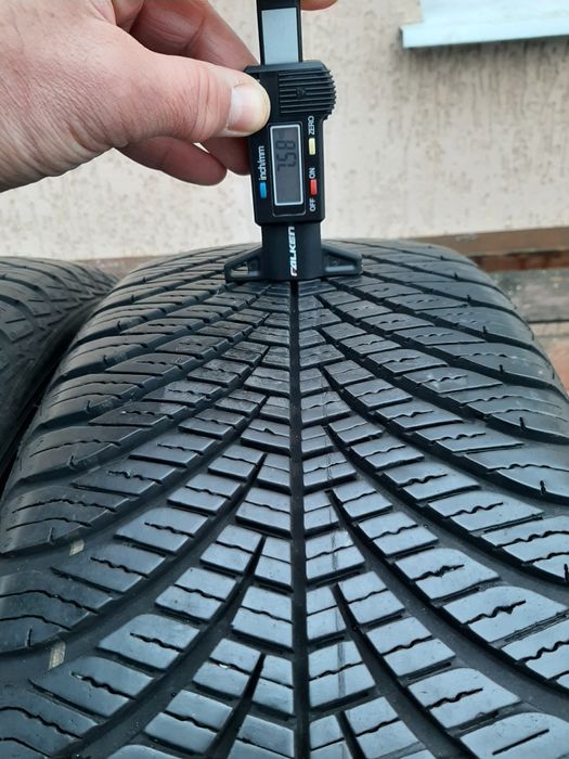 Пара шин 205 55 17 Goodyear Vector4Seasons