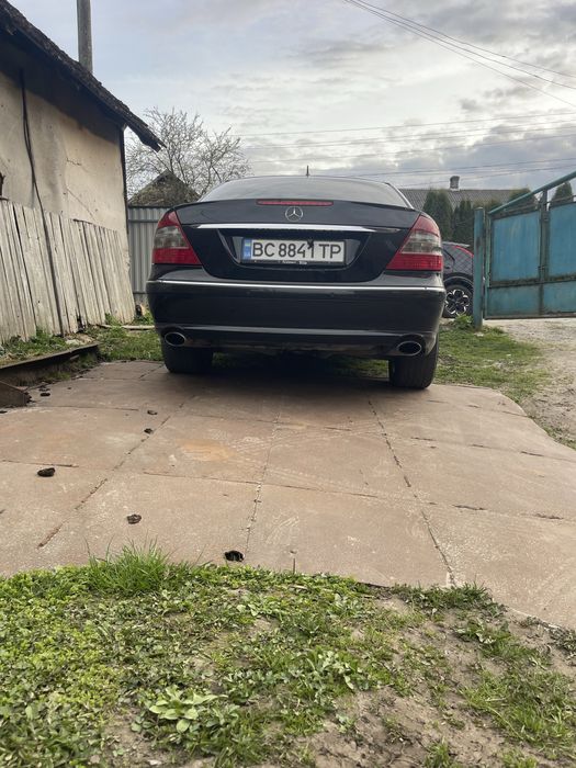 Mercedes benz E-class W211