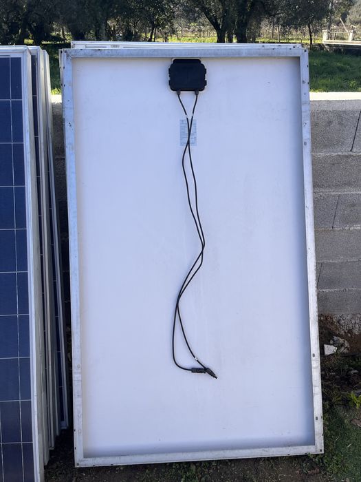Painel solar em otimo estado