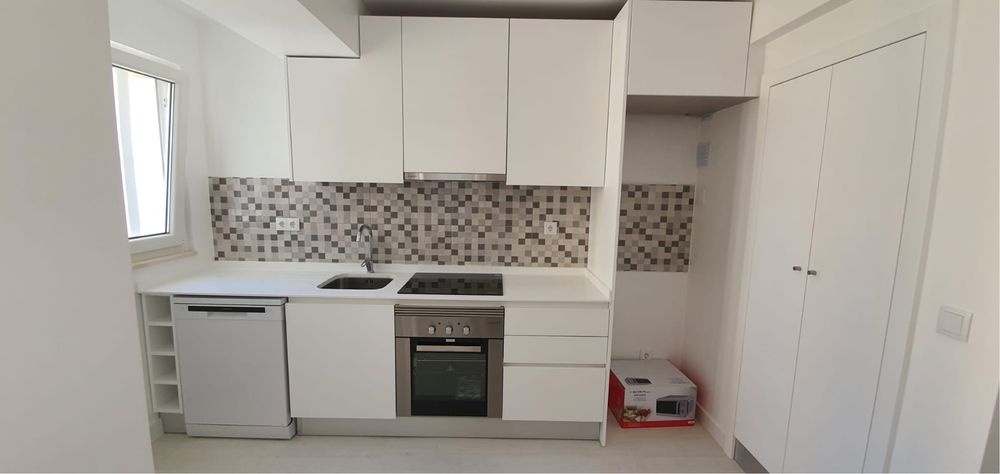Apartamento T2 RENOVADO - Carnide