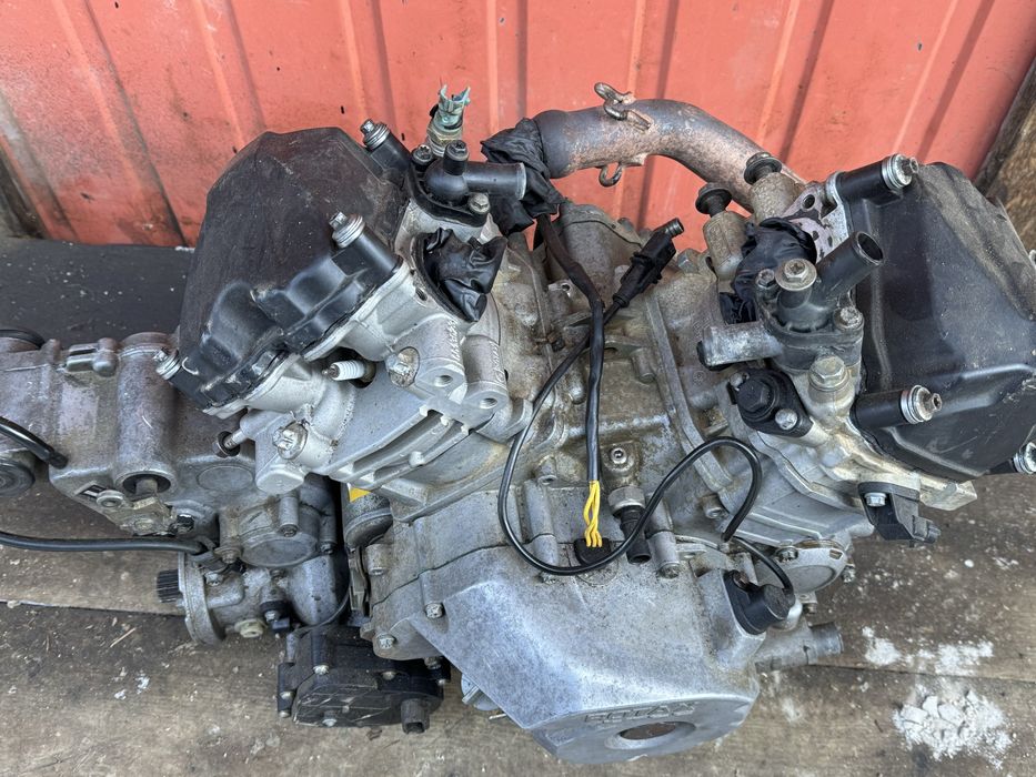 Двигун мотор коробка кпп брп800 brp outlander 800