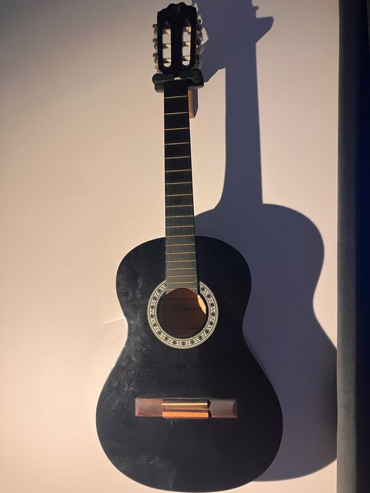 Gitara Alvera bez strun