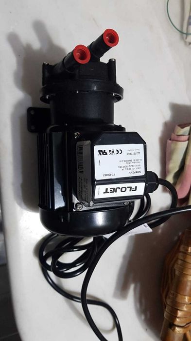 Bomba centrífuga de acionamento magnético Flojet NEMP25/5