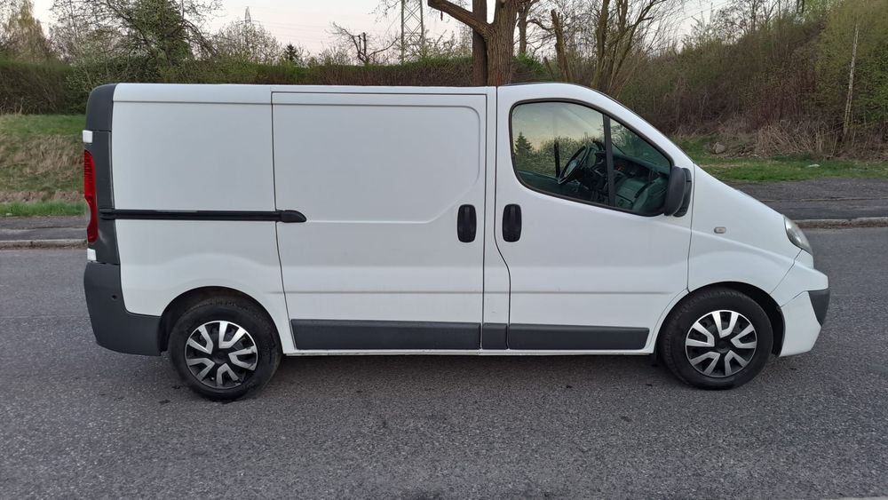 Renault Trafic Vivaro 2.5 dCi klima