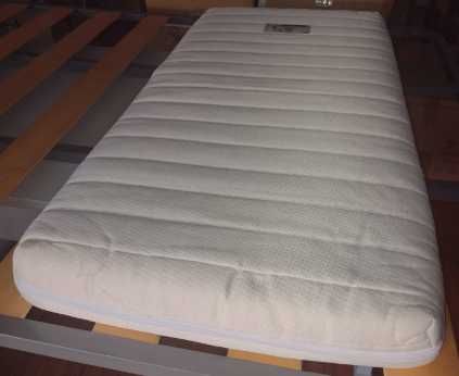 Colchao crisnça quase novo