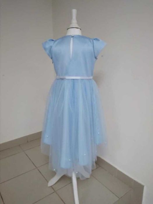 Неймовірно красива, святкова сукня/плаття для дівчинки 4-5 років.