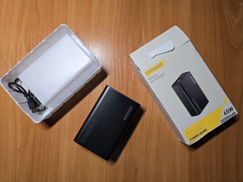 Павербанк Essager 65W 20.000mAh для ноутбука з LED-дисплеєм
