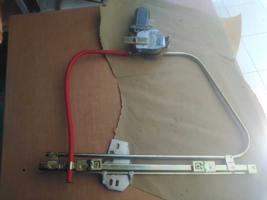 Elevador Elétrico 3portas NOVO Renault Super5/ Cabriolet  1985 Direito