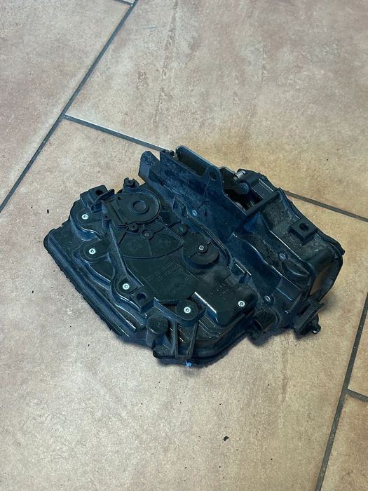 PRAWY TYLNY ZAMEK DRZWI BMW F15 F16 G11 7281954