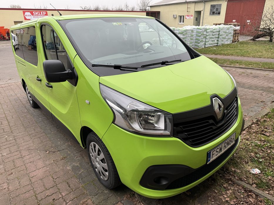Wynajmę Busa 9 osobowego Renault Trafic DŁUGI