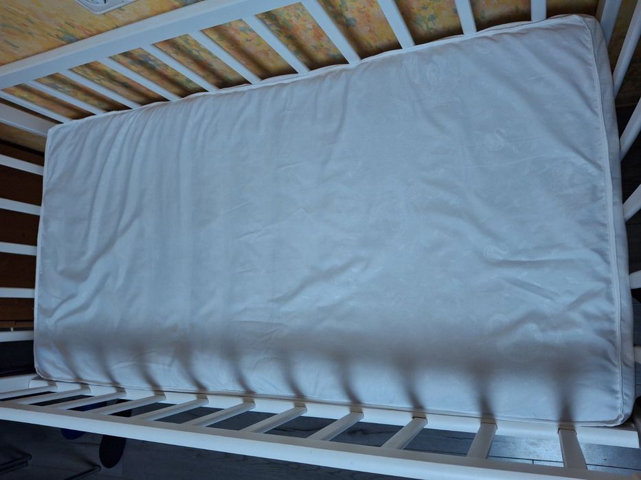 Дитяче ліжечко кроватка з маятником