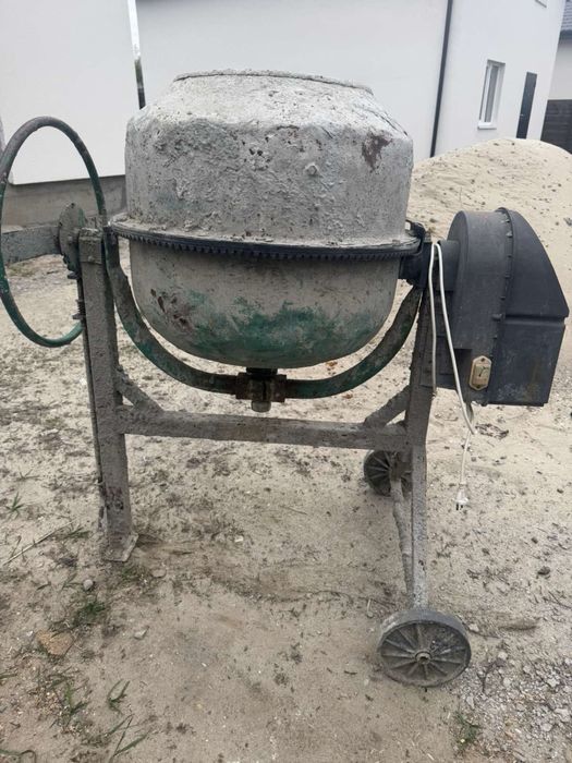Продам бетономішалку