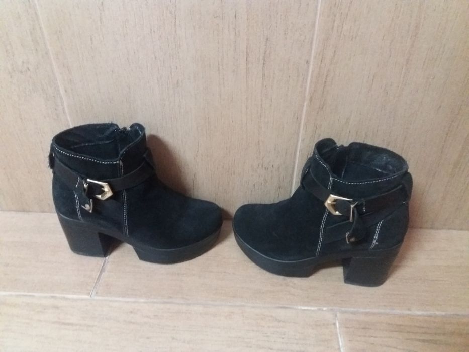 Botins camurça pretos