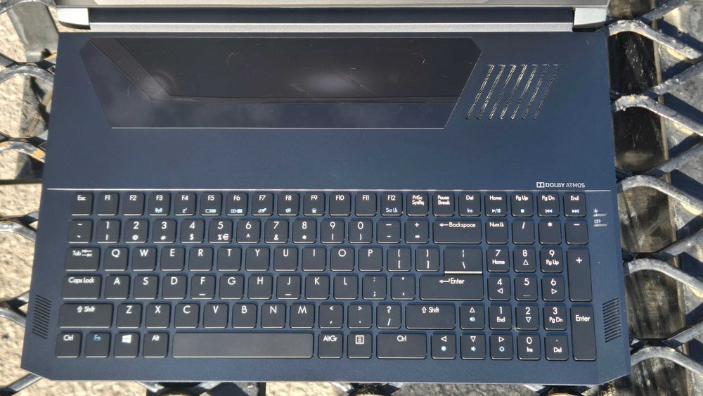 Acer Predator Triton 700 (gtx1080+32gb RAM)
