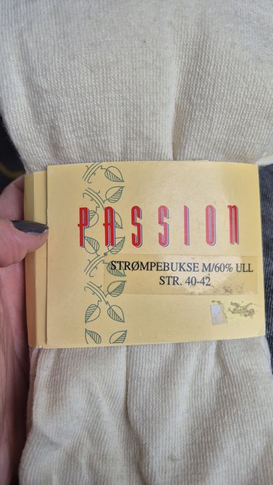 Rajstopy Passion, z wełna, rozm 40/42, nowe.