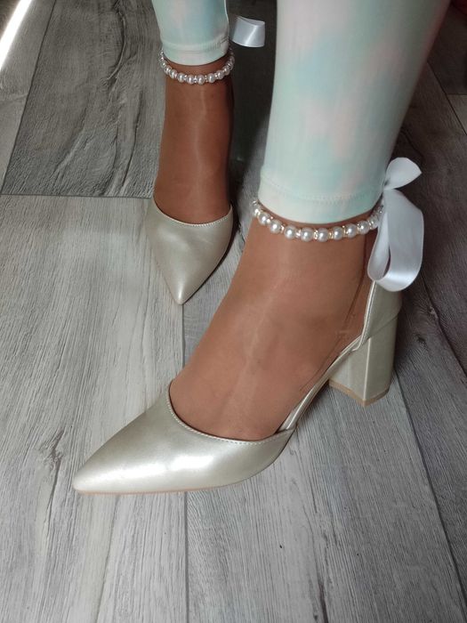 (40/41) Złote, bogato zdobione czółenka wieczorowe z perłami, NOWE