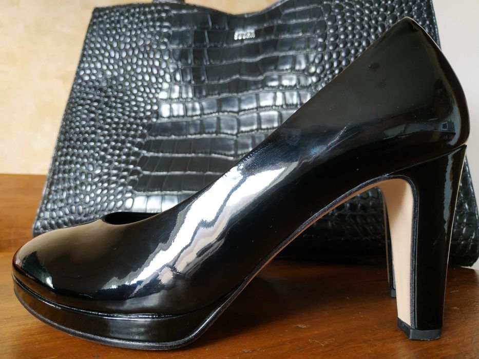 Ефектні чорні лаковані весільні туфлі від Gabor на підборах 38,5р_25см