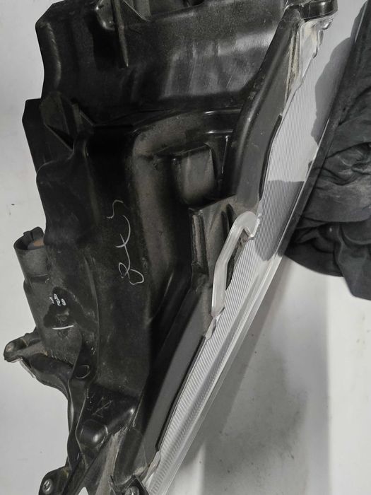 lampa przód Toyota Yaris 4 IV full led