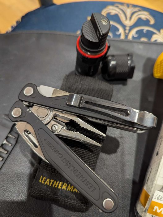 Leatherman Charge новый для туриста