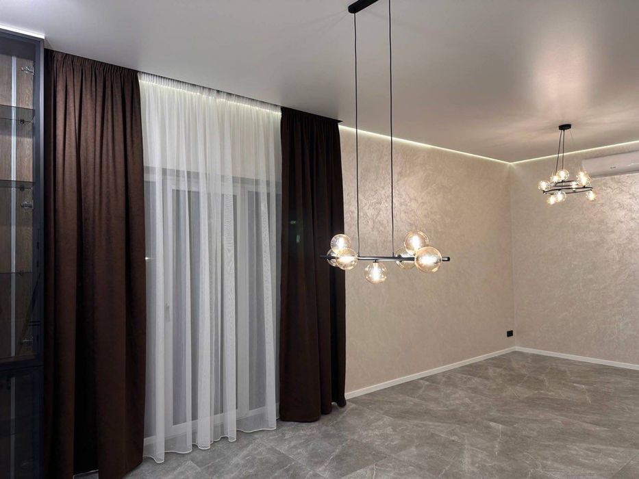 Будинок з новим ремонтом  Ворзель