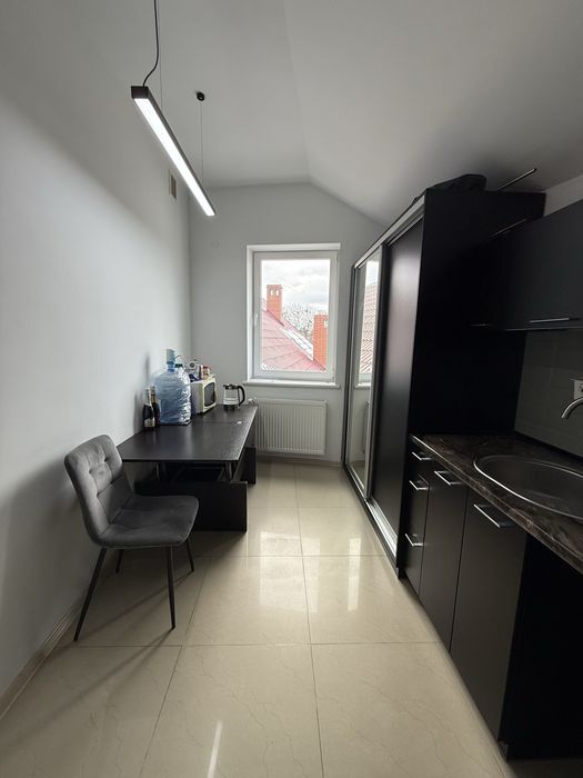 Продаж салону краси у Мостиськах