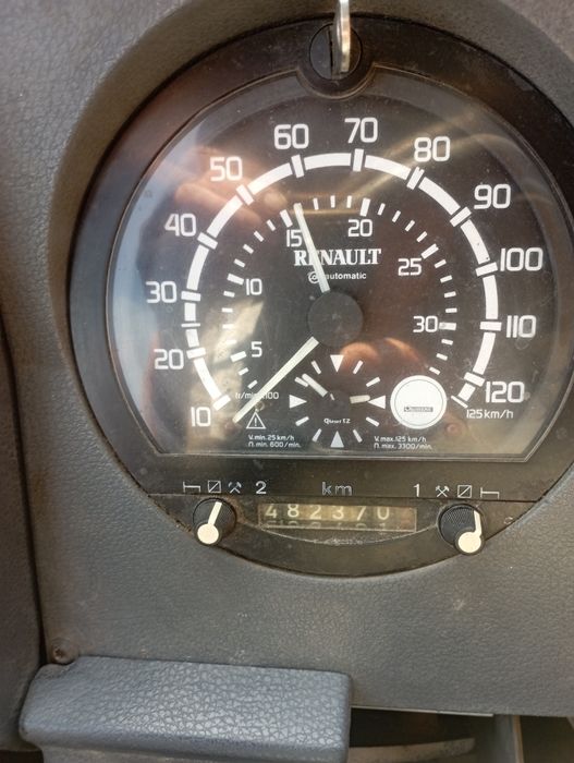 На запчастини Renault midliner m180