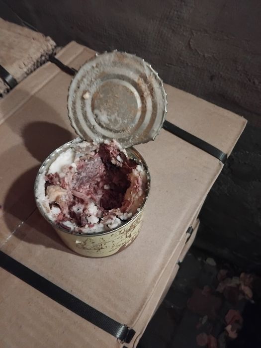 В продаже тушенка свиная, Цена ящика 24 шт 1800 гр