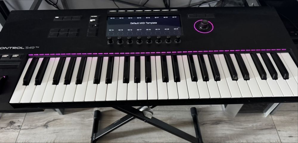 Native Instruments Komplete Kontrol S49 MK3 (стан ідеальний)