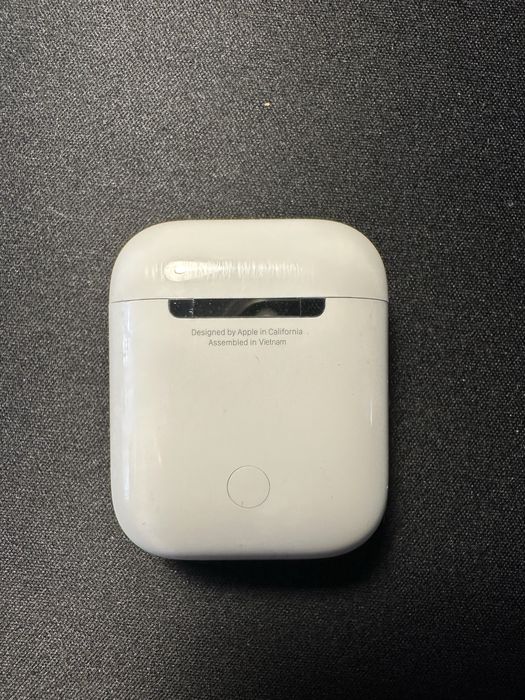 AirPods 2 – bardzo dobry stan + etui Spigen